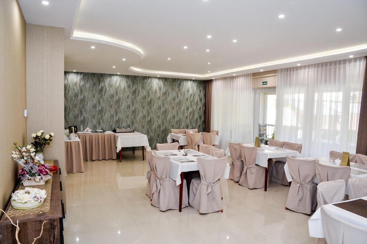 Media Panzio Es Apartmanhaz Hajduszoboszlo Exterior photo