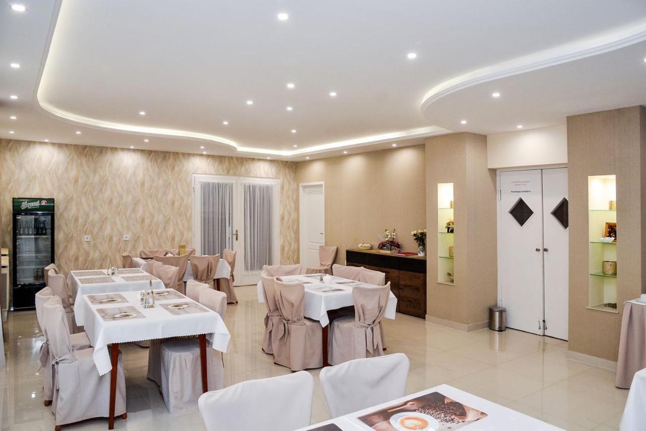 Media Panzio Es Apartmanhaz Hajduszoboszlo Exterior photo