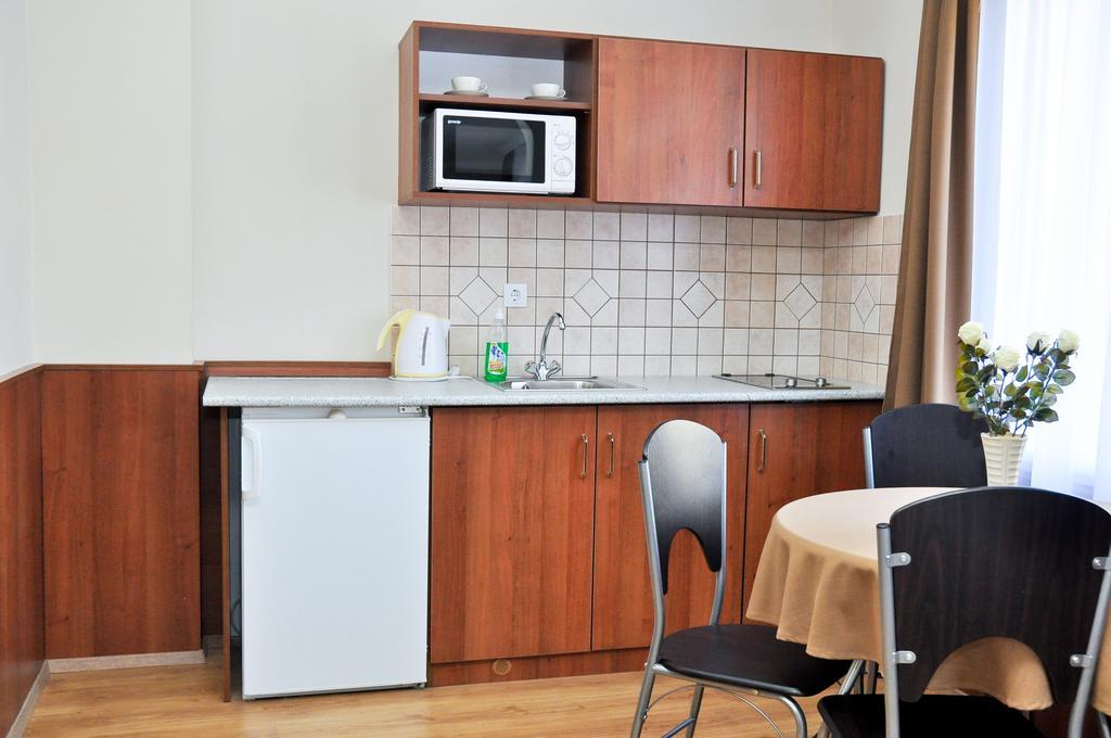 Media Panzio Es Apartmanhaz Hajduszoboszlo Room photo